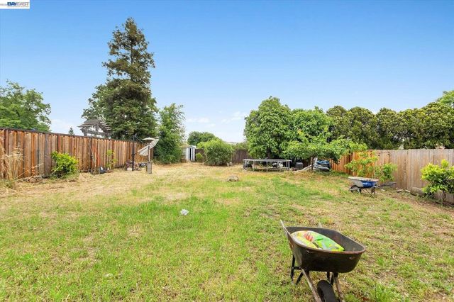 2930 Knoll Dr, Concord, CA 94520
