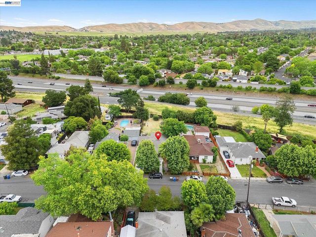 2930 Knoll Dr, Concord, CA 94520