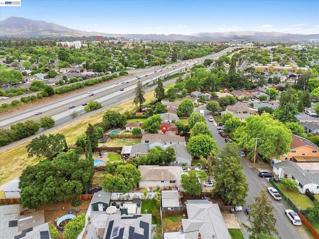 2930 Knoll Dr, Concord, CA 94520