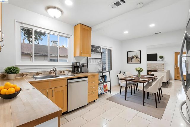 2930 Knoll Dr, Concord, CA 94520