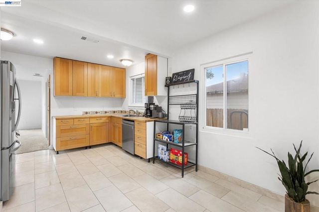 2930 Knoll Dr, Concord, CA 94520
