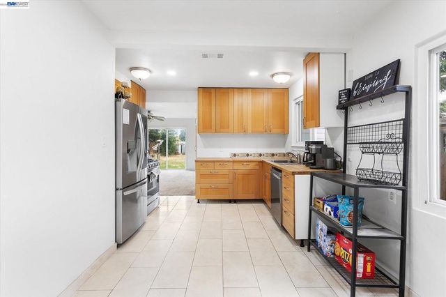 2930 Knoll Dr, Concord, CA 94520