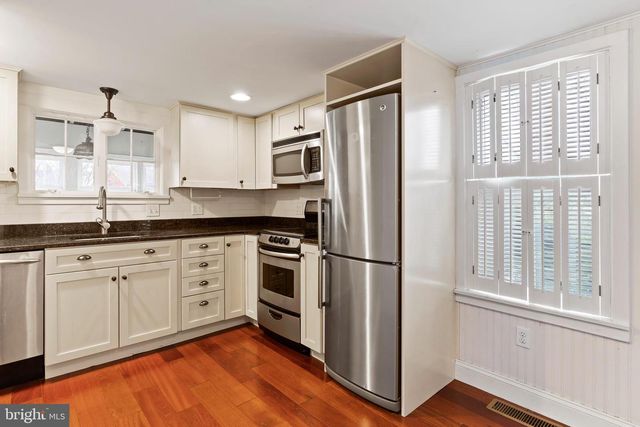 229 W SIMPSON ST, Mechanicsburg, PA 17055