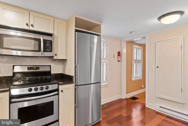 229 W SIMPSON ST, Mechanicsburg, PA 17055