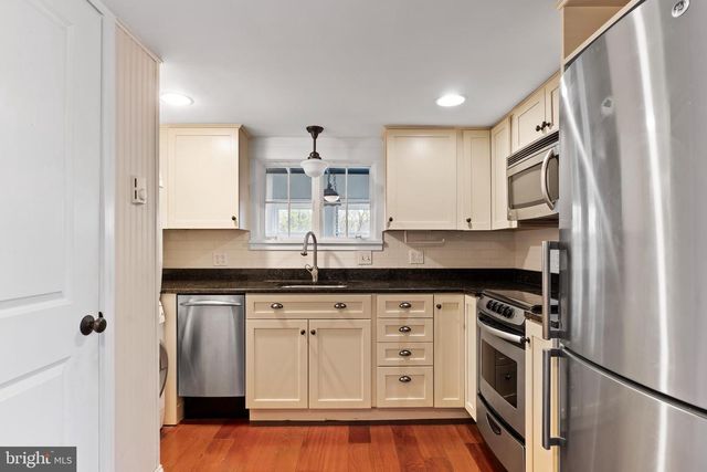 229 W SIMPSON ST, Mechanicsburg, PA 17055