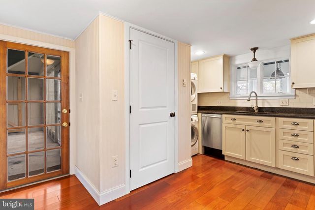 229 W SIMPSON ST, Mechanicsburg, PA 17055
