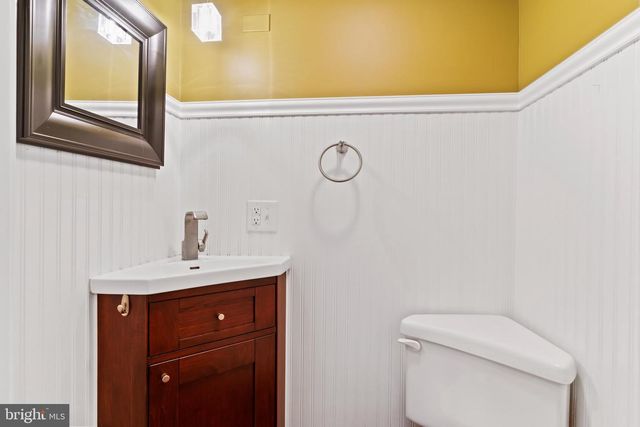 229 W SIMPSON ST, Mechanicsburg, PA 17055