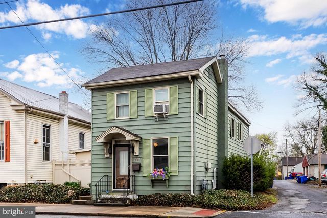 229 W SIMPSON ST, Mechanicsburg, PA 17055