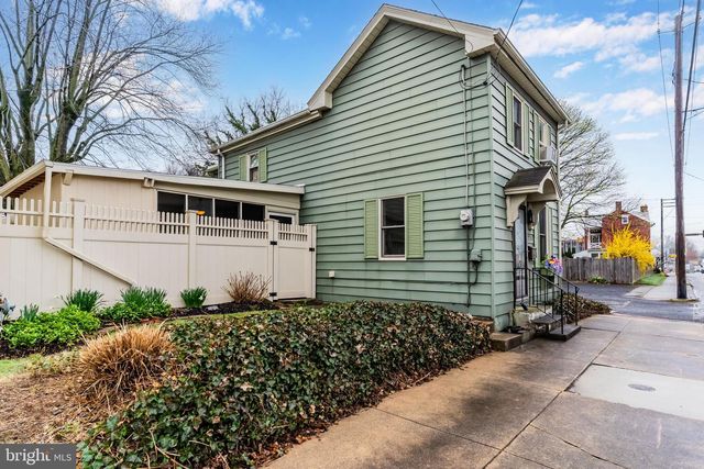 229 W SIMPSON ST, Mechanicsburg, PA 17055
