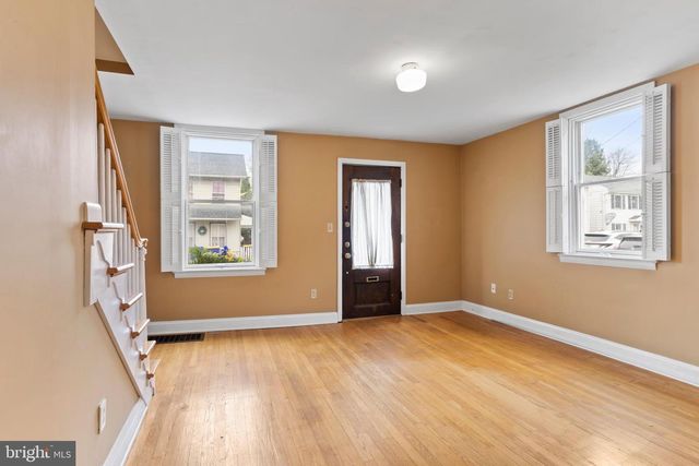 229 W SIMPSON ST, Mechanicsburg, PA 17055
