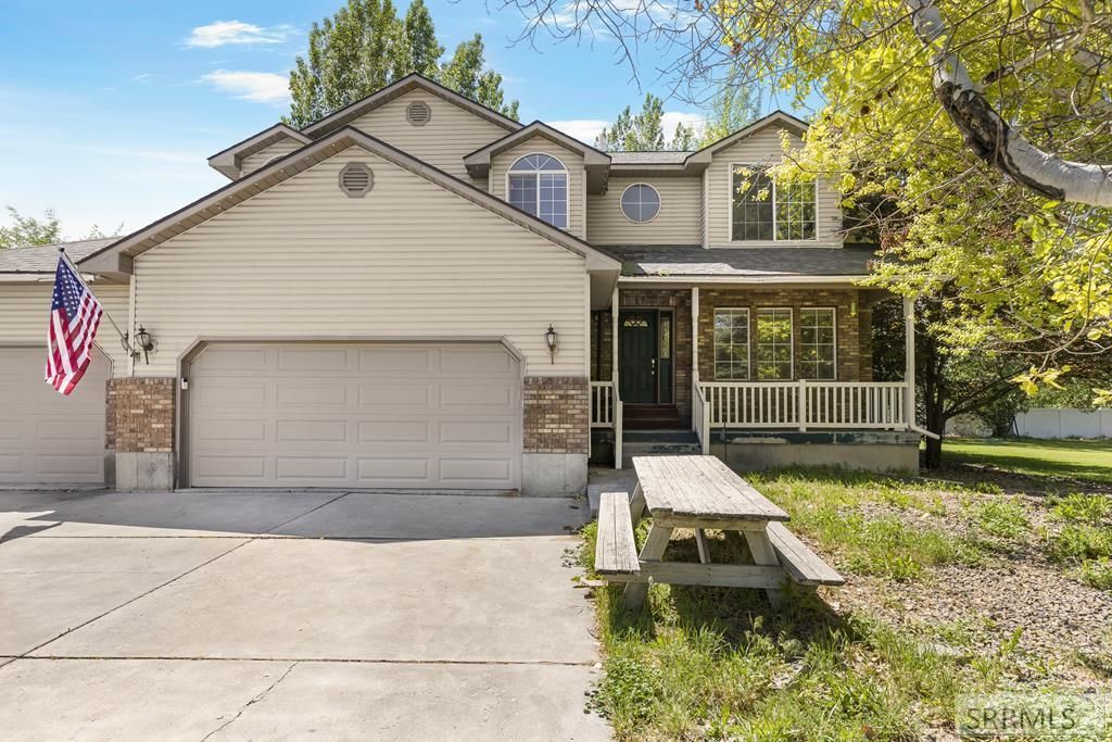 Image 2 of property listing at 6626 S 12th W, Idaho Falls, ID 83402