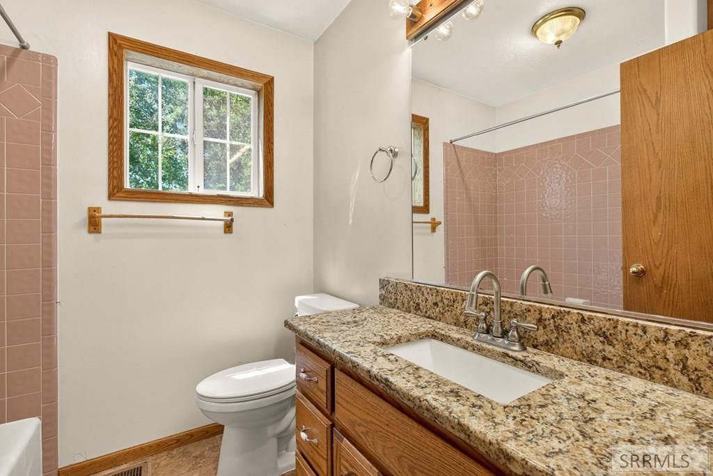 Image 36 of property listing at 6626 S 12th W, Idaho Falls, ID 83402