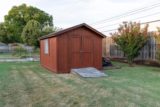 4925 S Maplewood Avenue, Tulsa, OK 74135