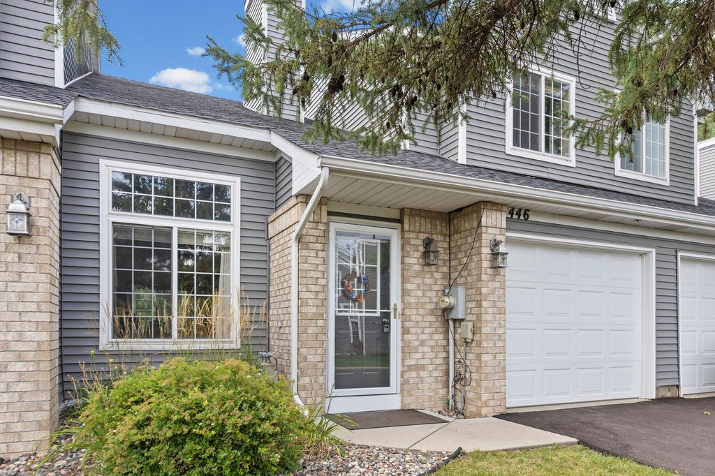 446 Mission Hills Way E, Chanhassen, MN 55317 — photo 2