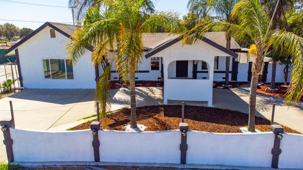 Image 1 of property listing at 815 E 5th Street, Hanford, CA 93230