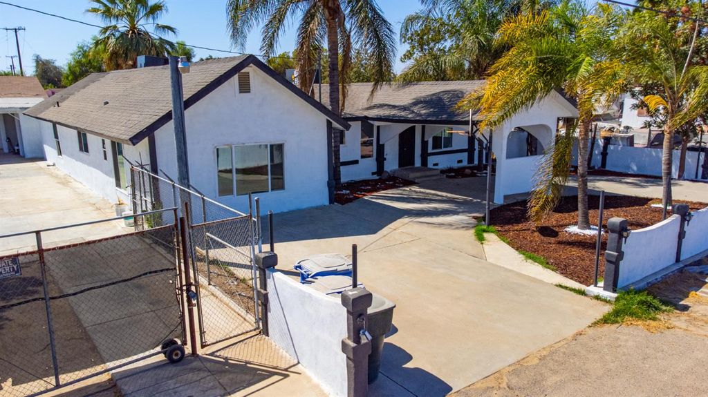 Image 3 of property listing at 815 E 5th Street, Hanford, CA 93230
