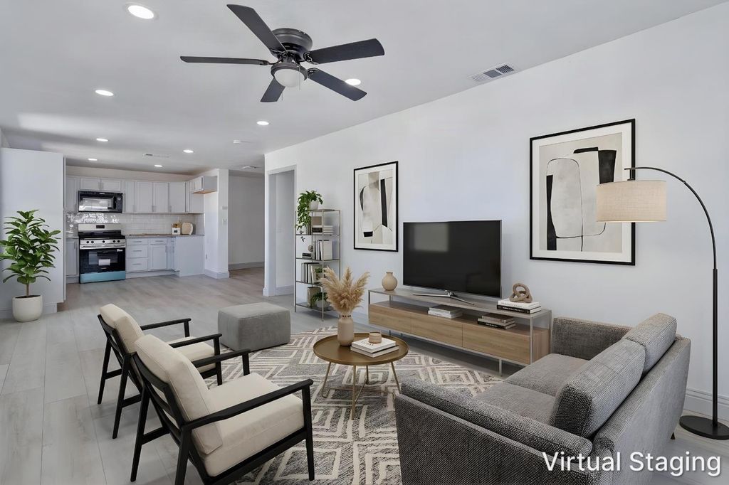 Image 32 of property listing at 815 E 5th Street, Hanford, CA 93230