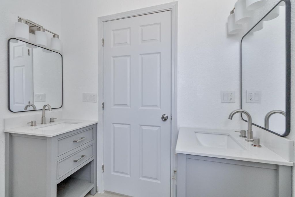 Image 55 of property listing at 815 E 5th Street, Hanford, CA 93230