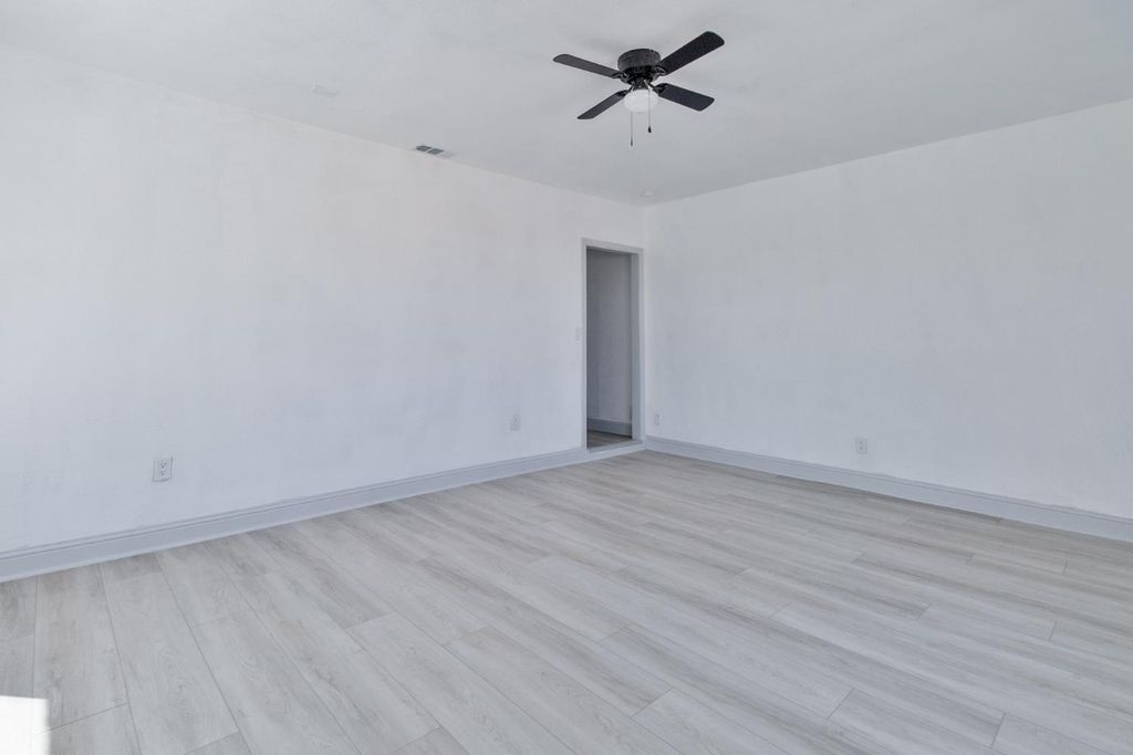 Image 58 of property listing at 815 E 5th Street, Hanford, CA 93230
