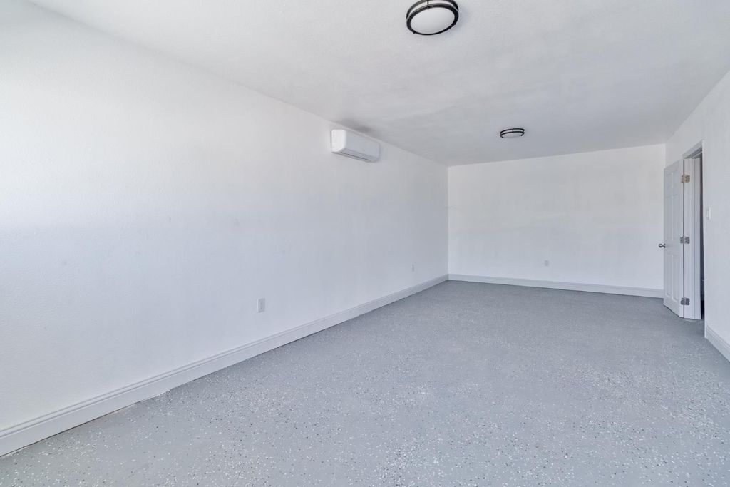 Image 75 of property listing at 815 E 5th Street, Hanford, CA 93230