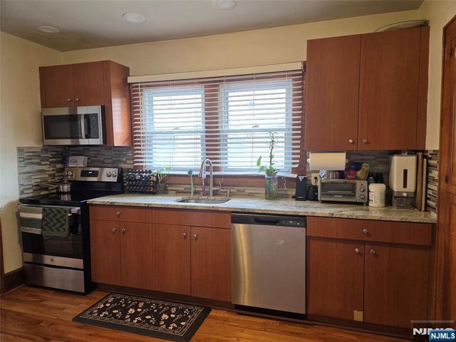 15-28 Parmelee Avenue 2, Fair Lawn, NJ 07410