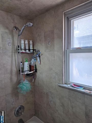 15-28 Parmelee Avenue 2, Fair Lawn, NJ 07410