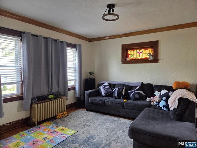 15-28 Parmelee Avenue 2, Fair Lawn, NJ 07410