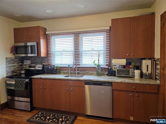 15-28 Parmelee Avenue 2, Fair Lawn, NJ 07410