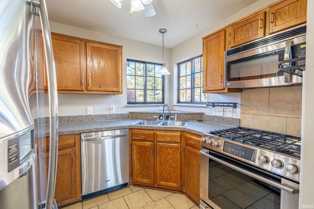5734 Senna Court, Fort Wayne, IN 46804