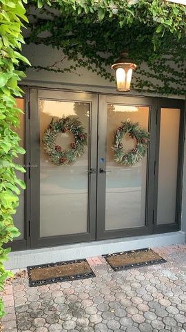 15448 SW 92nd St, Miami, FL 33196