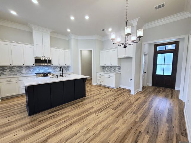 41112 Garden Ct, Gonzales, LA 70737