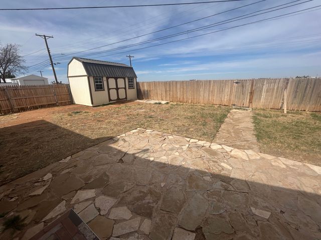 111 Bobby Street, Levelland, TX 79336