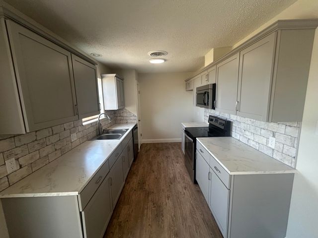 111 Bobby Street, Levelland, TX 79336