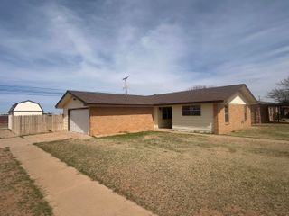 111 Bobby Street, Levelland, TX 79336