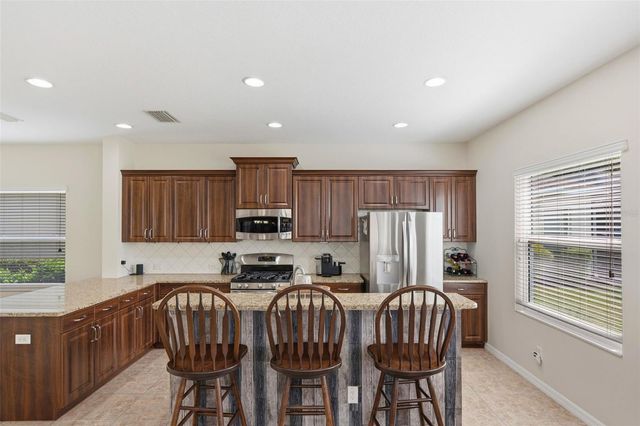 11904 FOREST PARK CIRCLE, Bradenton, FL 34211