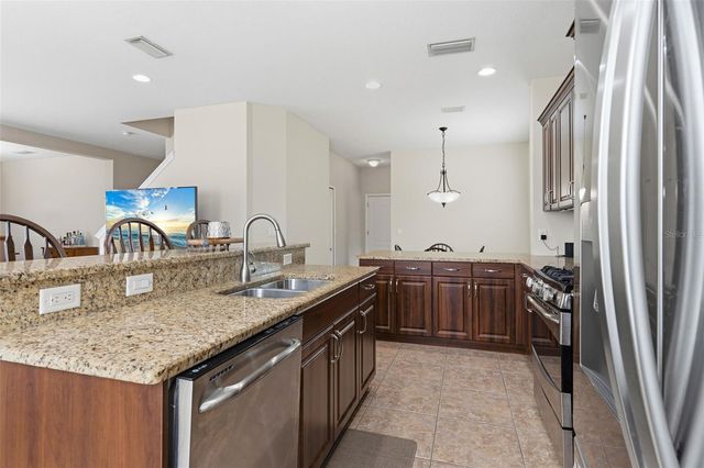 11904 FOREST PARK CIRCLE, Bradenton, FL 34211