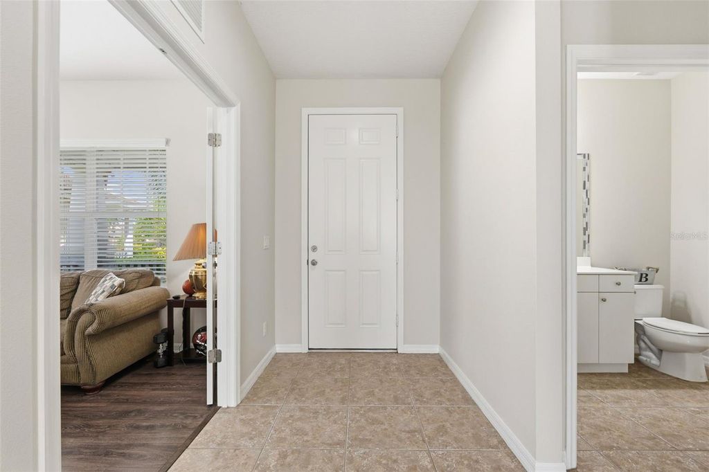 Image 11 of property listing at 11904 FOREST PARK CIRCLE, Bradenton, FL 34211