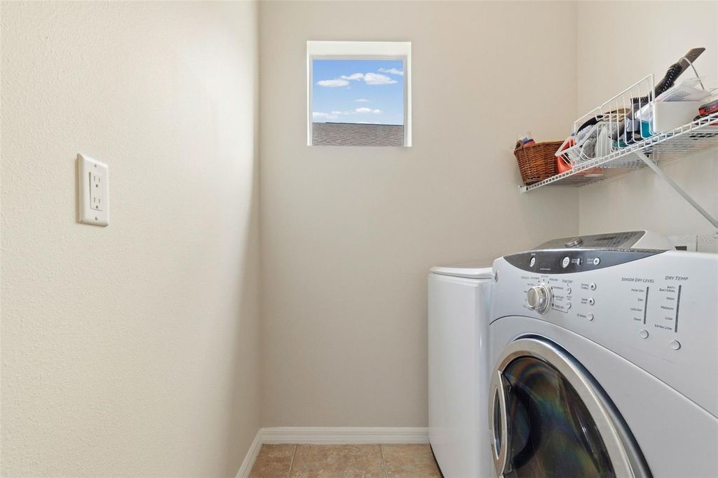 Image 29 of property listing at 11904 FOREST PARK CIRCLE, Bradenton, FL 34211