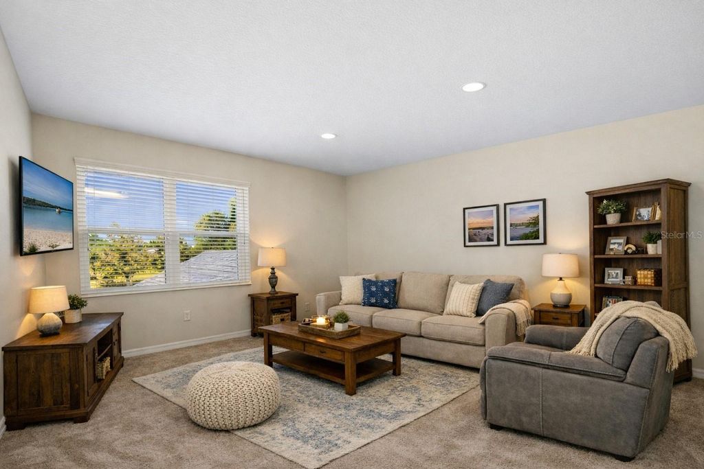 Image 31 of property listing at 11904 FOREST PARK CIRCLE, Bradenton, FL 34211