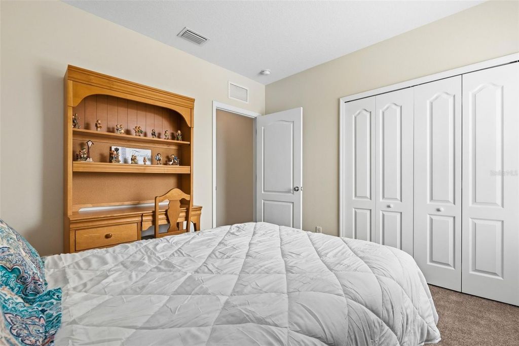 Image 39 of property listing at 11904 FOREST PARK CIRCLE, Bradenton, FL 34211