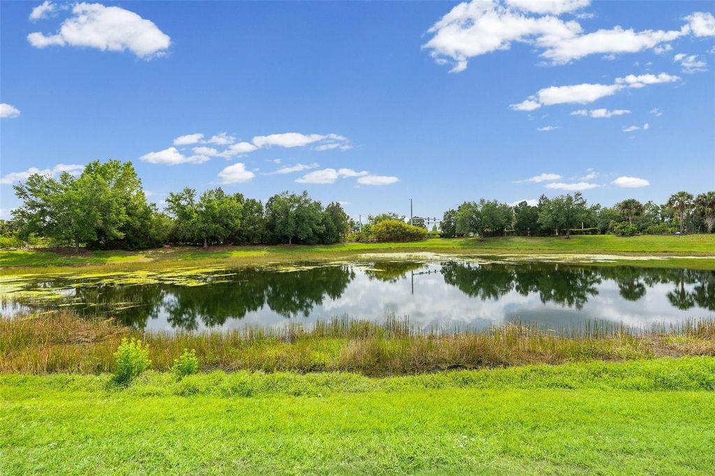 Image 50 of property listing at 11904 FOREST PARK CIRCLE, Bradenton, FL 34211