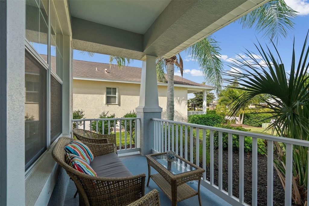 Image 9 of property listing at 11904 FOREST PARK CIRCLE, Bradenton, FL 34211