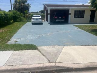 1131 W 1st Street, Riviera Beach, FL 33404