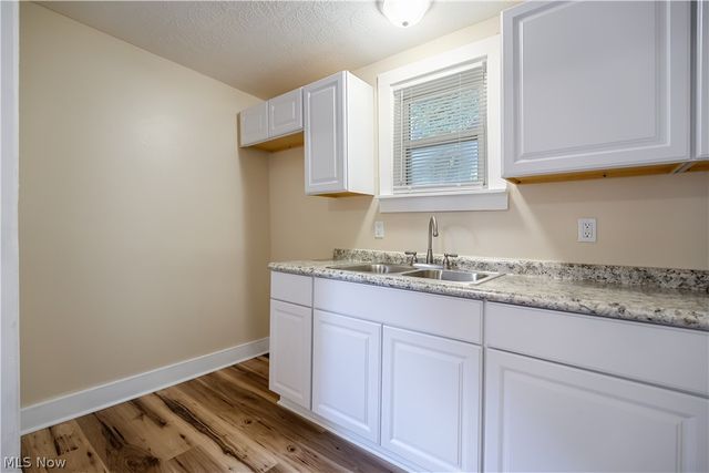 1152 Manning Avenue, Akron, OH 44307