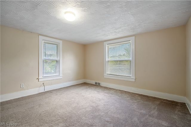 1152 Manning Avenue, Akron, OH 44307
