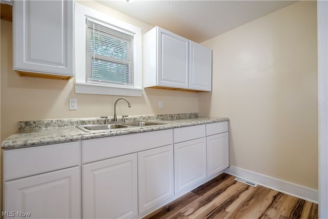1152 Manning Avenue, Akron, OH 44307
