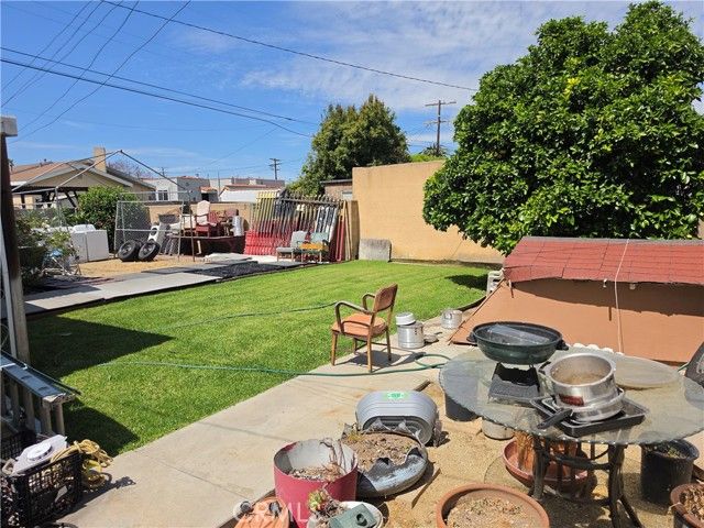 8927 S Denker, Los Angeles, CA 90047