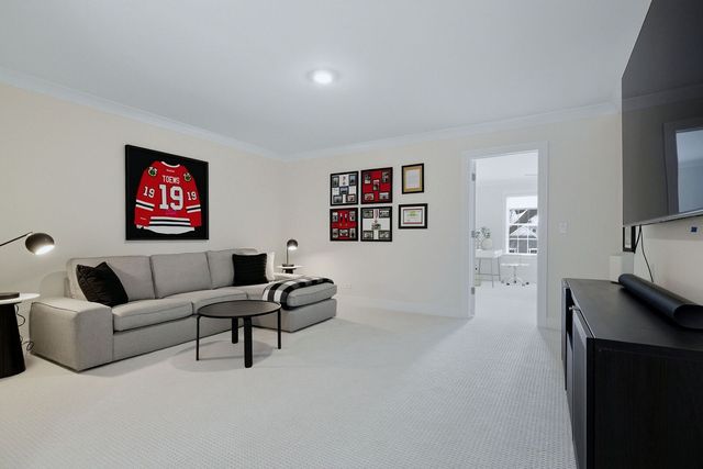 567 Hannah Lane, Hinsdale, IL 60521