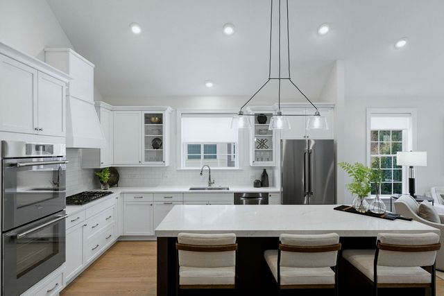 567 Hannah Lane, Hinsdale, IL 60521