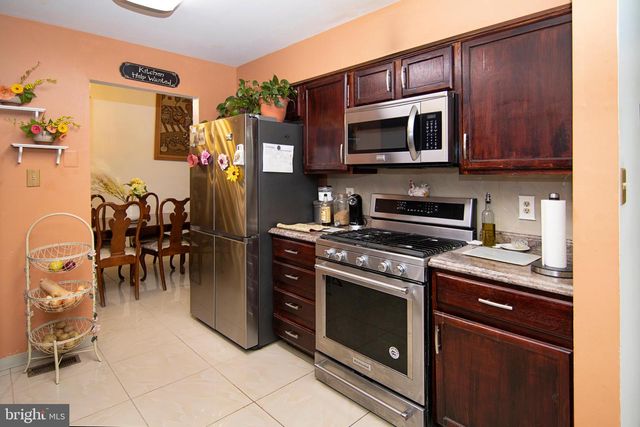 6 ASH CT, Sicklerville, NJ 08081